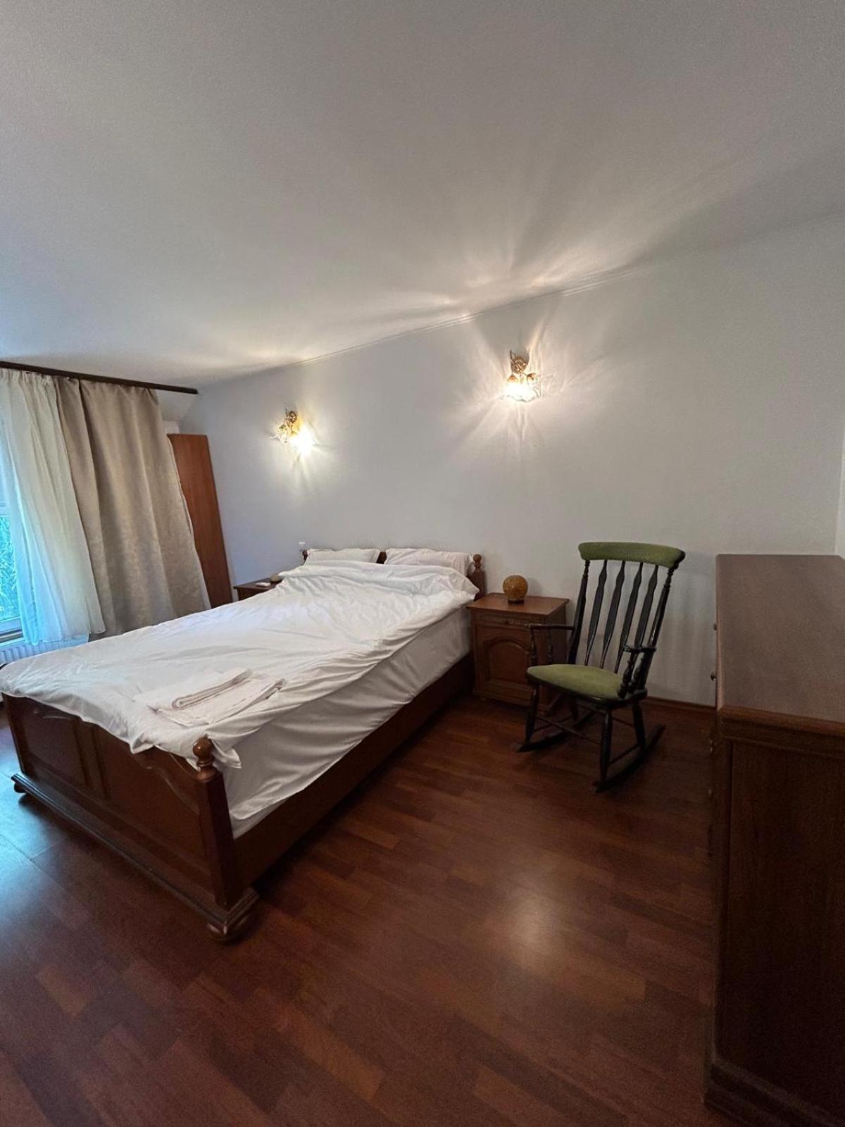 Vila De Inchiriat Aproape De Therme Balotesti Buitenkant foto