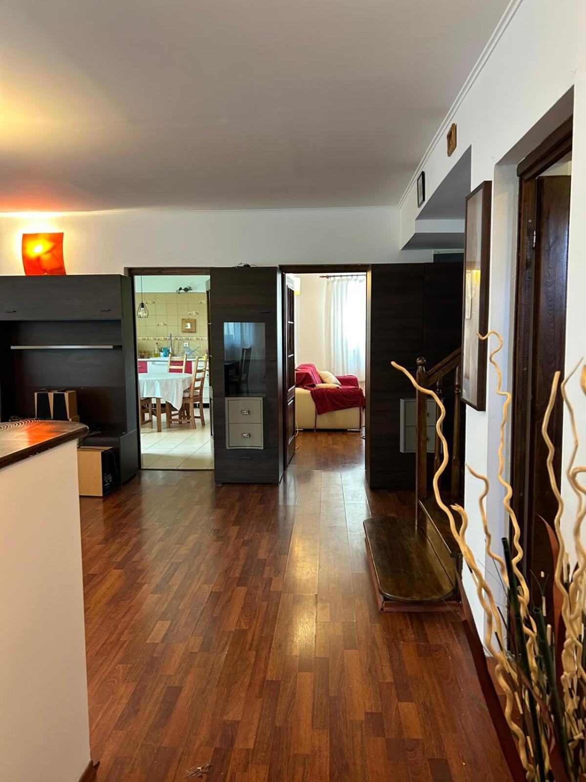 Vila De Inchiriat Aproape De Therme Balotesti Buitenkant foto