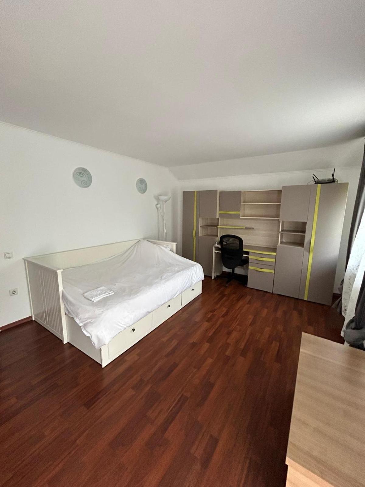 Vila De Inchiriat Aproape De Therme Balotesti Buitenkant foto